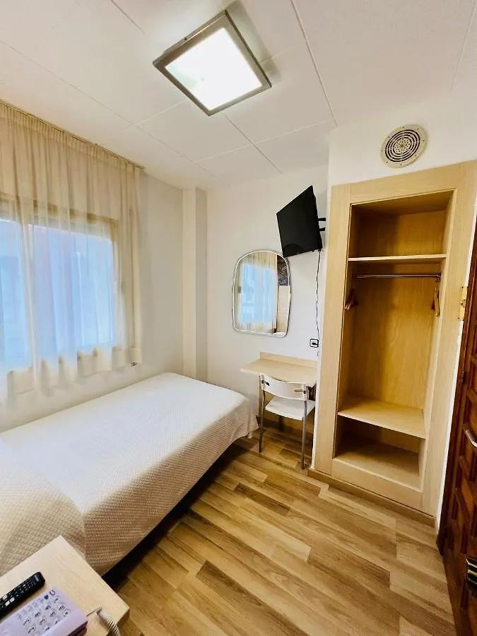 فندق Tortosa Parc 2*,
